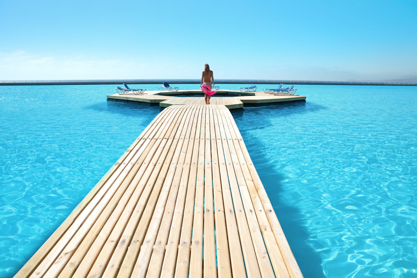 21_woman_standing_dock_Ext.jpg-CR-NEW